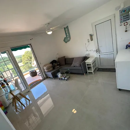 아파트 Flat Surrounded By Nature, With Pool, And Nearby, Arenal De Son Saura 손 파르크